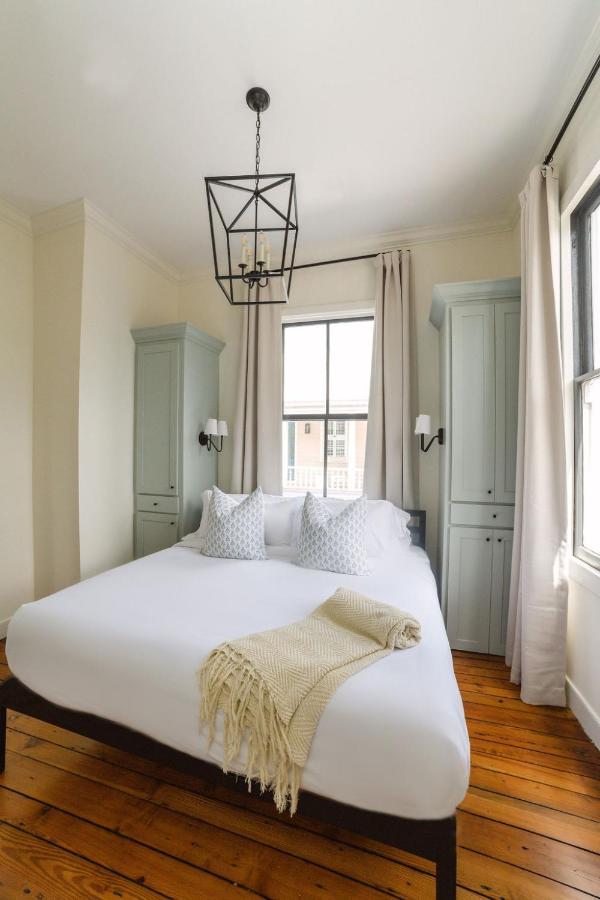 Guesthouse Charleston East 46 H Экстерьер фото