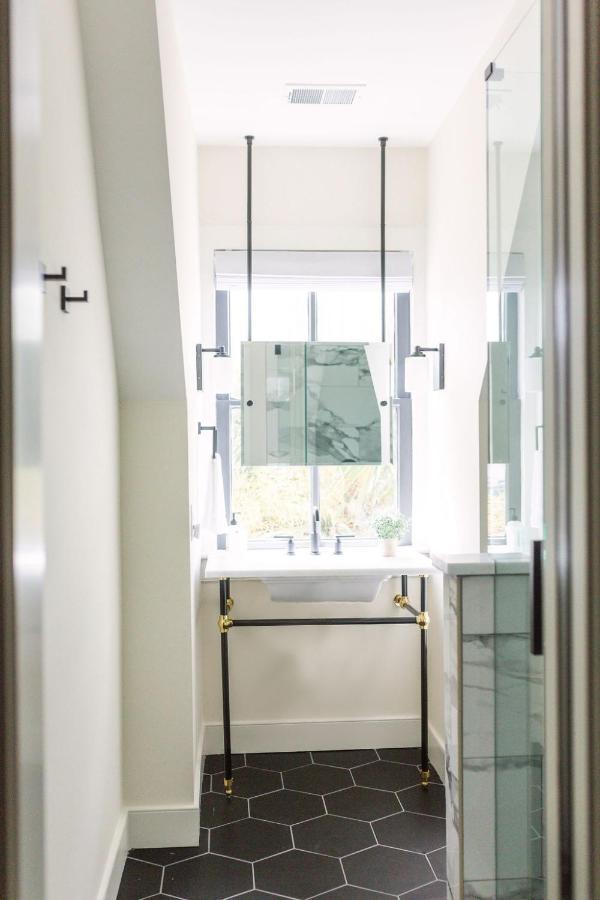 Guesthouse Charleston East 46 H Экстерьер фото
