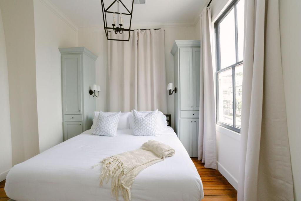 Guesthouse Charleston East 46 H Экстерьер фото