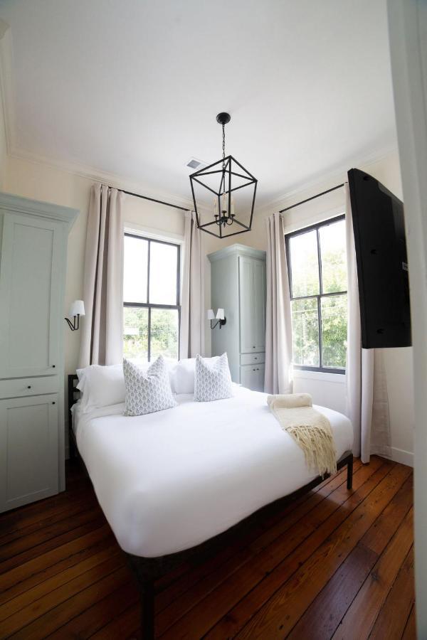 Guesthouse Charleston East 46 H Экстерьер фото